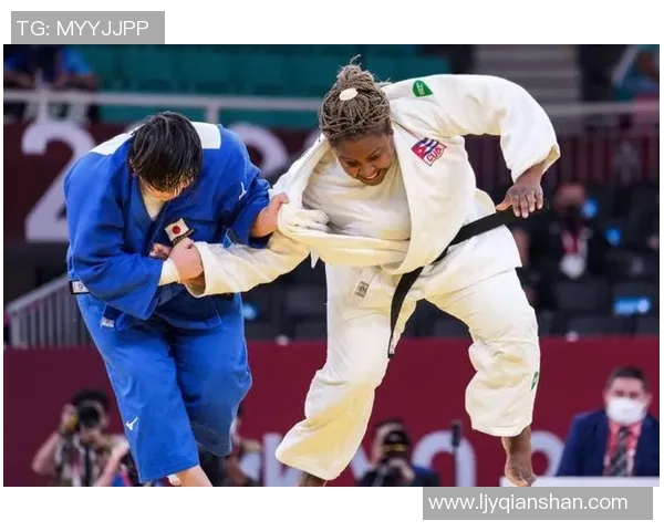 柔道背景下的足球明星盘点与成就分析